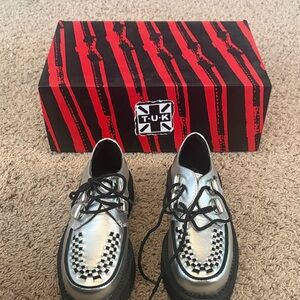 T.U.K unisex Silver and Black Derby Shoes